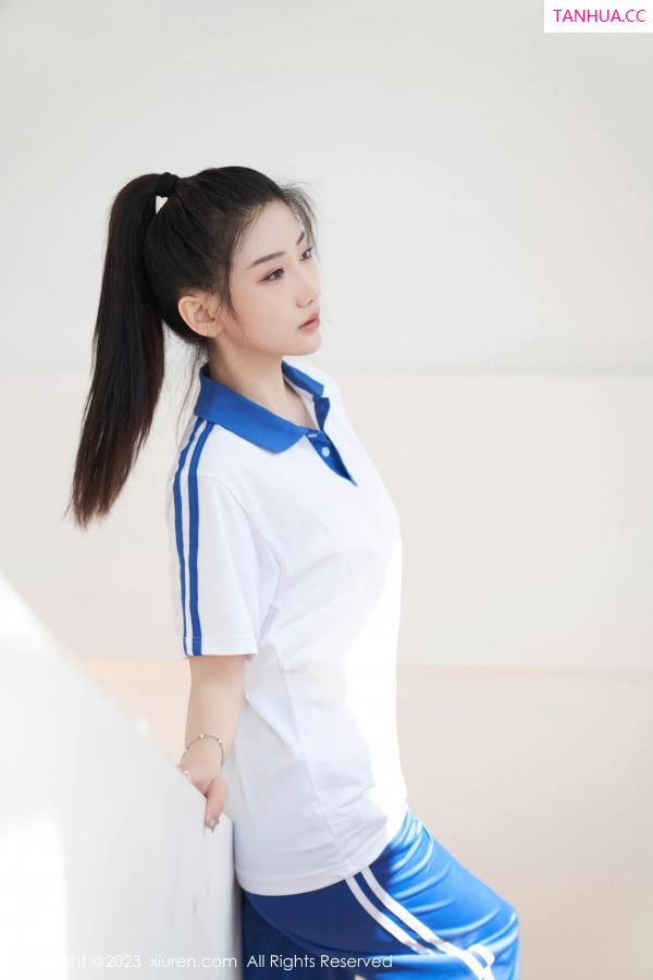   [XiuRen]高清写真图 2023.07.20 No.7110 沈青黛 学妹装扮第17张图片